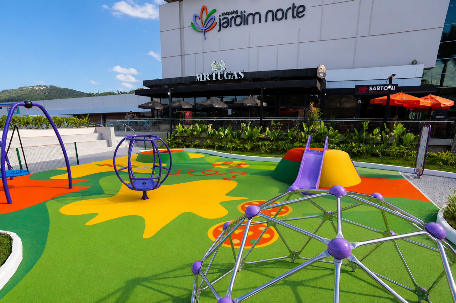 Shopping Jardim Norte promove festividades de Halloween com crianças, famílias e animais